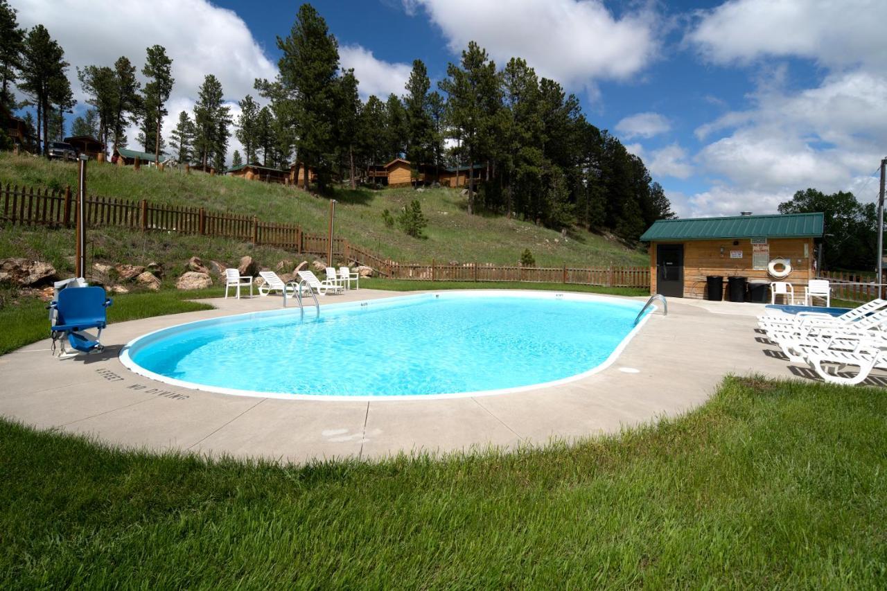 Rock Crest Lodge & Cabins Custer Bagian luar foto