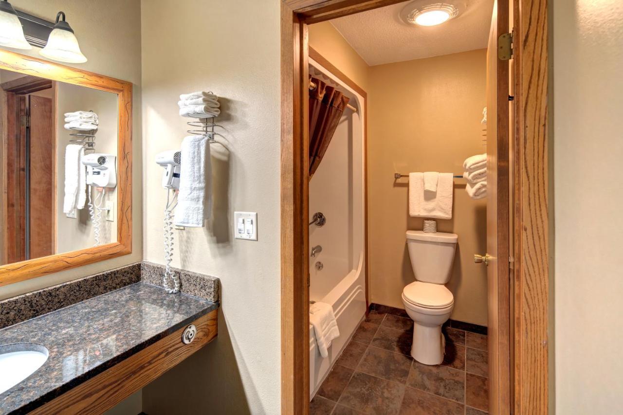 Rock Crest Lodge & Cabins Custer Bagian luar foto