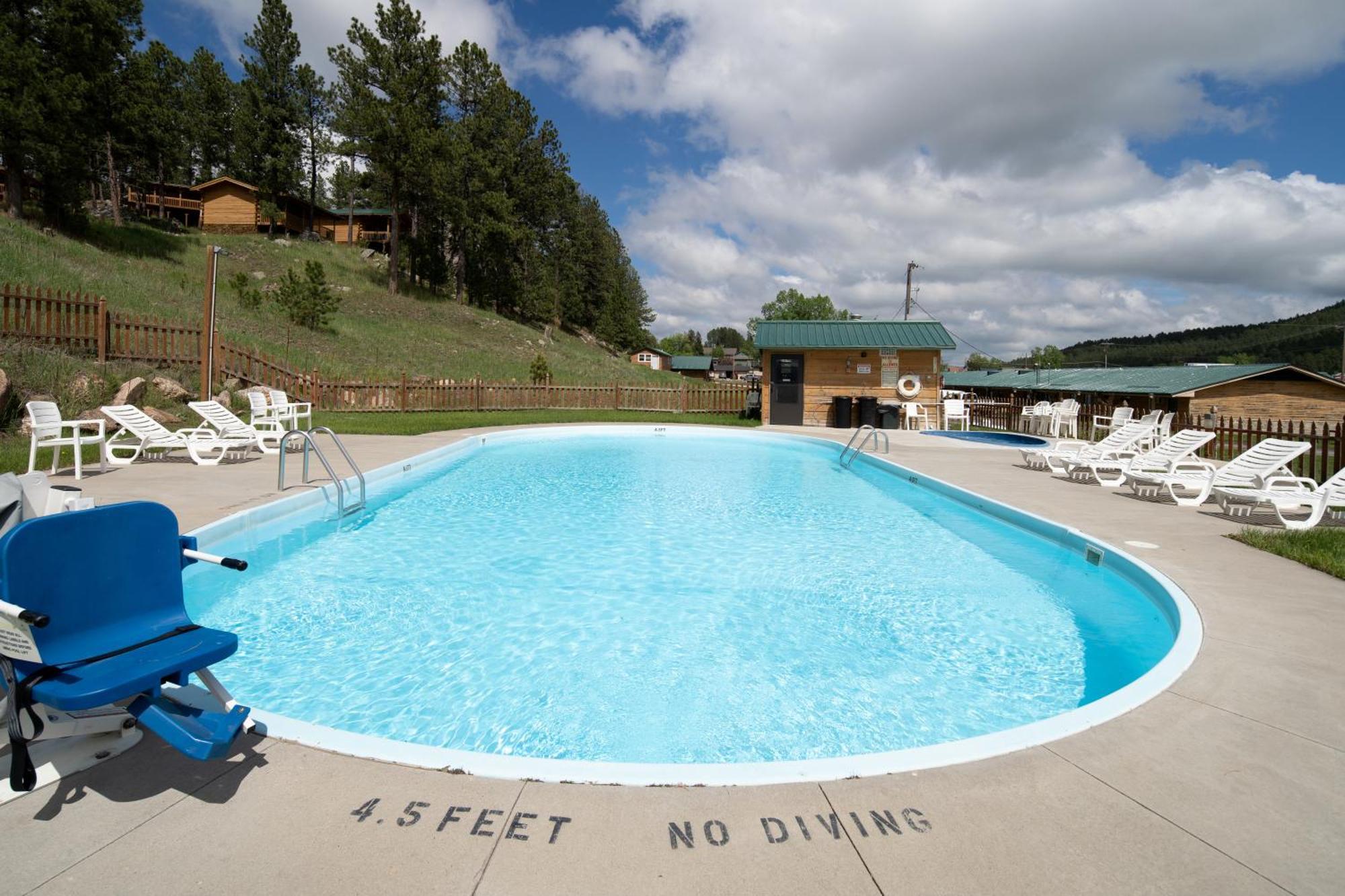 Rock Crest Lodge & Cabins Custer Bagian luar foto