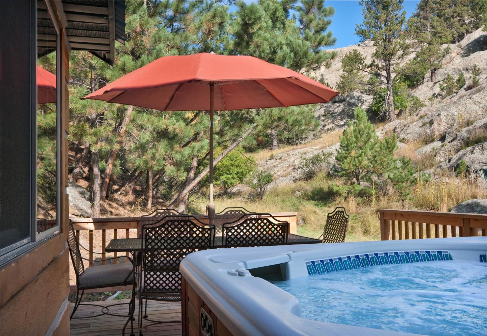 Rock Crest Lodge & Cabins Custer Bagian luar foto