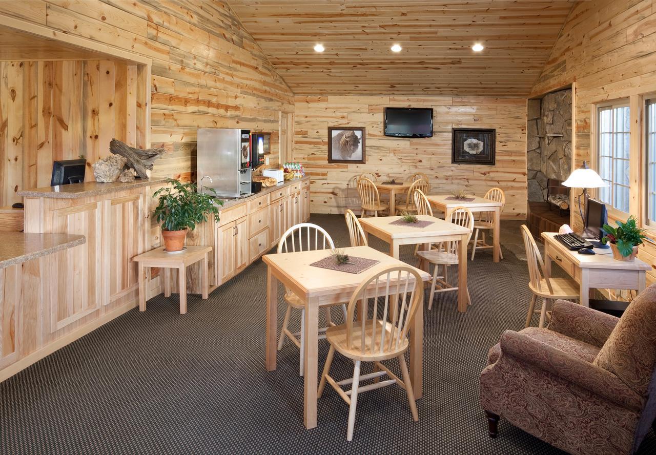 Rock Crest Lodge & Cabins Custer Bagian luar foto