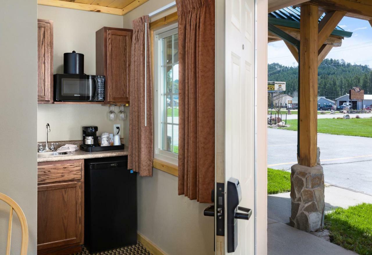 Rock Crest Lodge & Cabins Custer Bagian luar foto