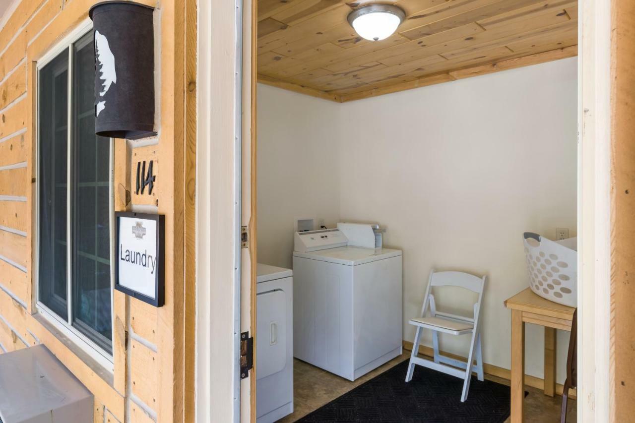Rock Crest Lodge & Cabins Custer Bagian luar foto
