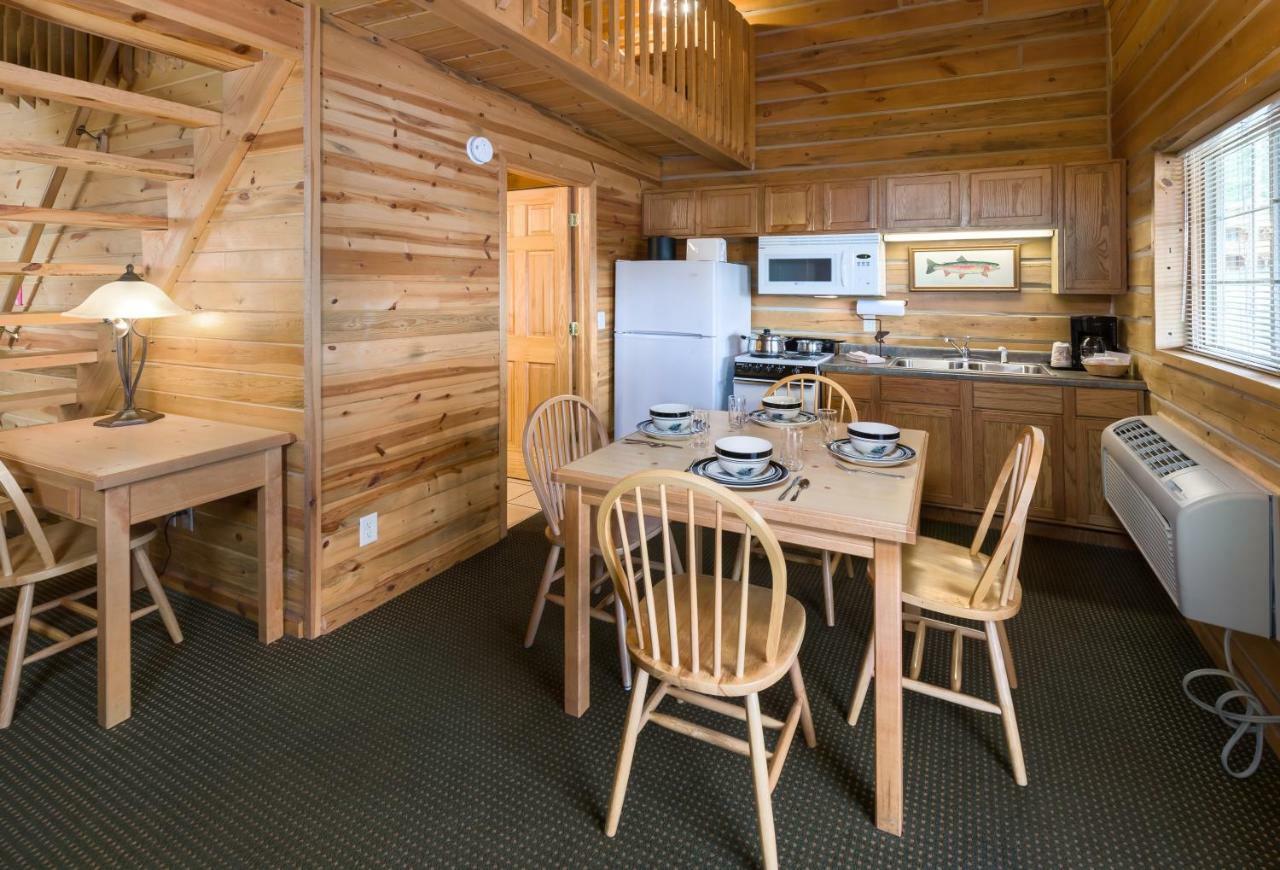 Rock Crest Lodge & Cabins Custer Bagian luar foto