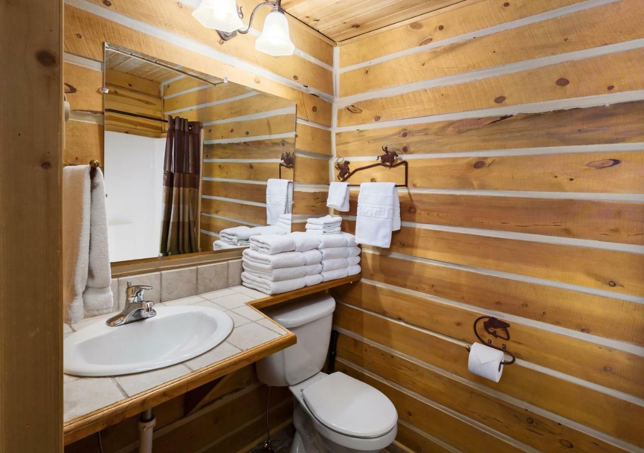 Rock Crest Lodge & Cabins Custer Bagian luar foto